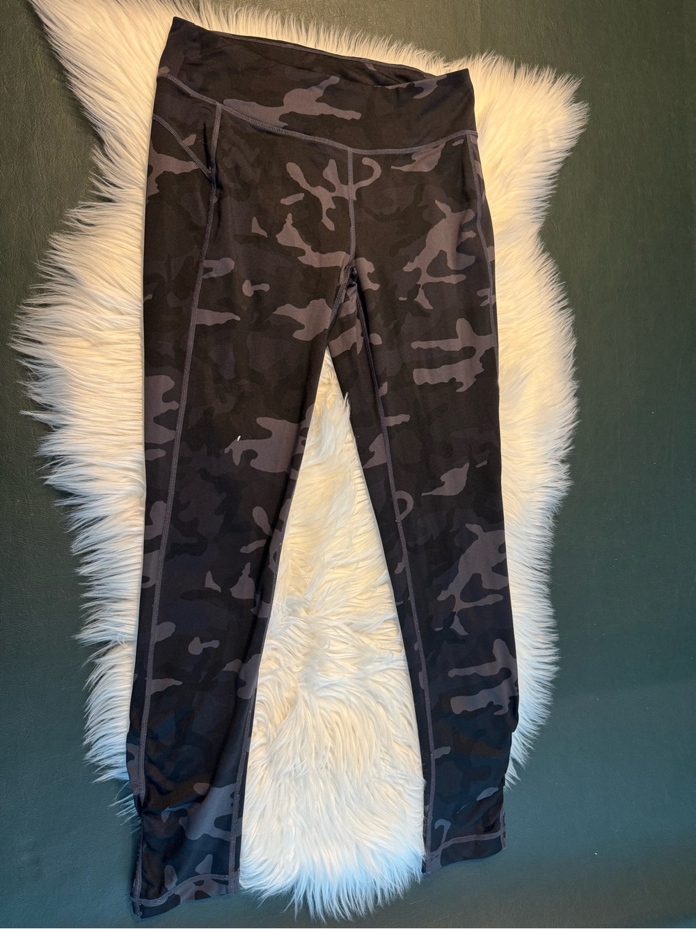 G.H. Bass & Co. Black Charcoal Camo Leggings